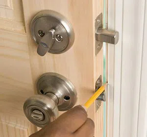 Community Locksmith Store East Pittsburgh, PA 412-226-6573 - unlock-door
